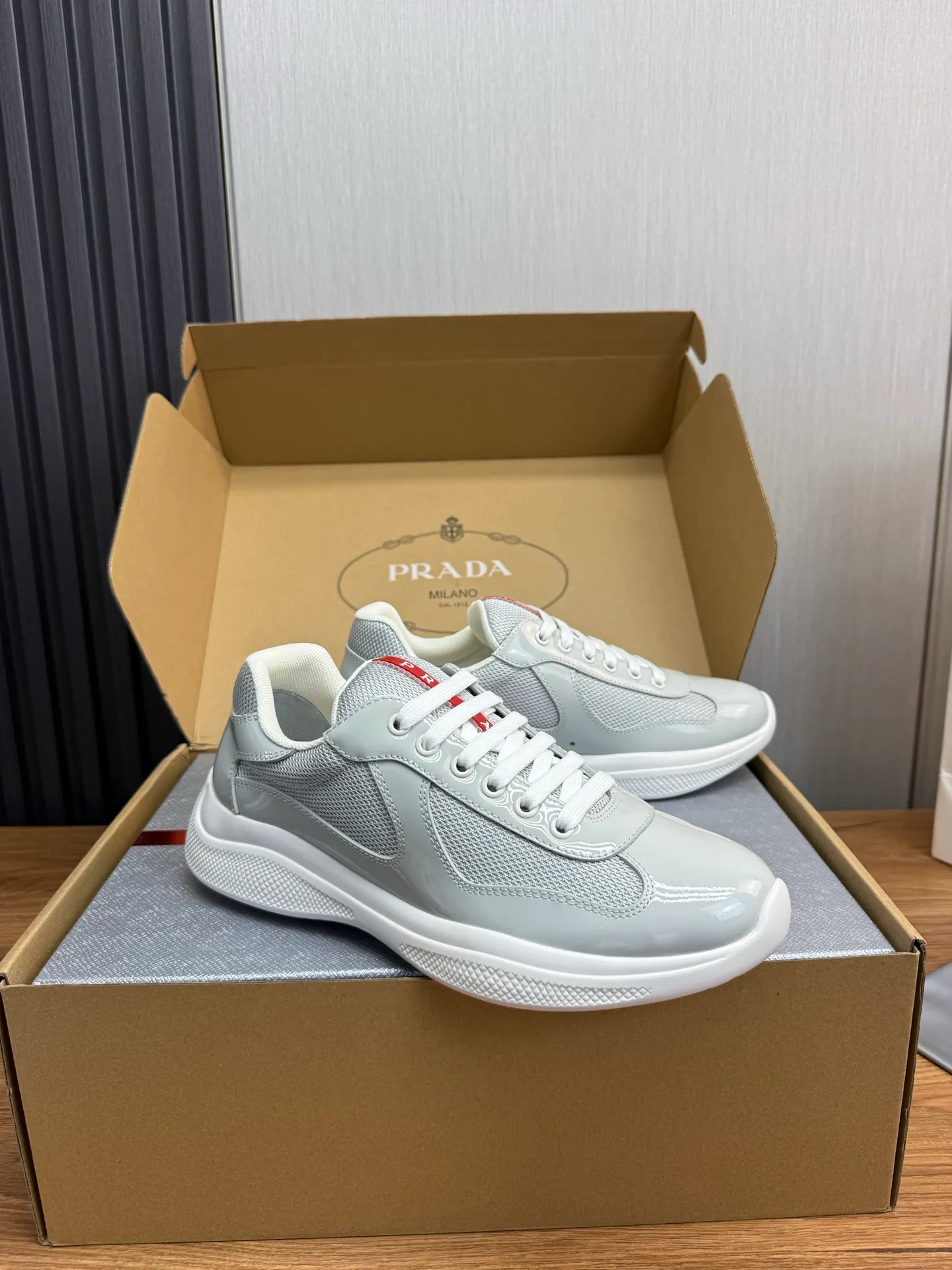 Men's shoes 640💰 [PRADA] Hot selling items🔥Must be recommended every day~~ Official website synchronized, 1:1 high quality shipments✔️ Imported cowhide fabric, rubber material + cowhide lining, original bottom, high-end airplane box packaging🎁 38-45 (38.45 custom-made, non-returnable)
